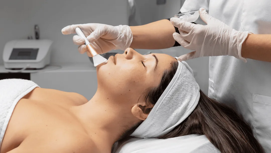 Pre-Peeling vor der Mikrodermabrasion